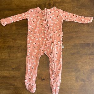 NB Posh Peanut ruffle footie